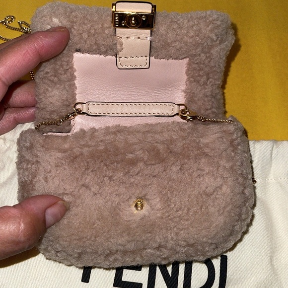 Preloved Fendi Nano baguette shearling leather charm crossbody - Picture 3 of 10